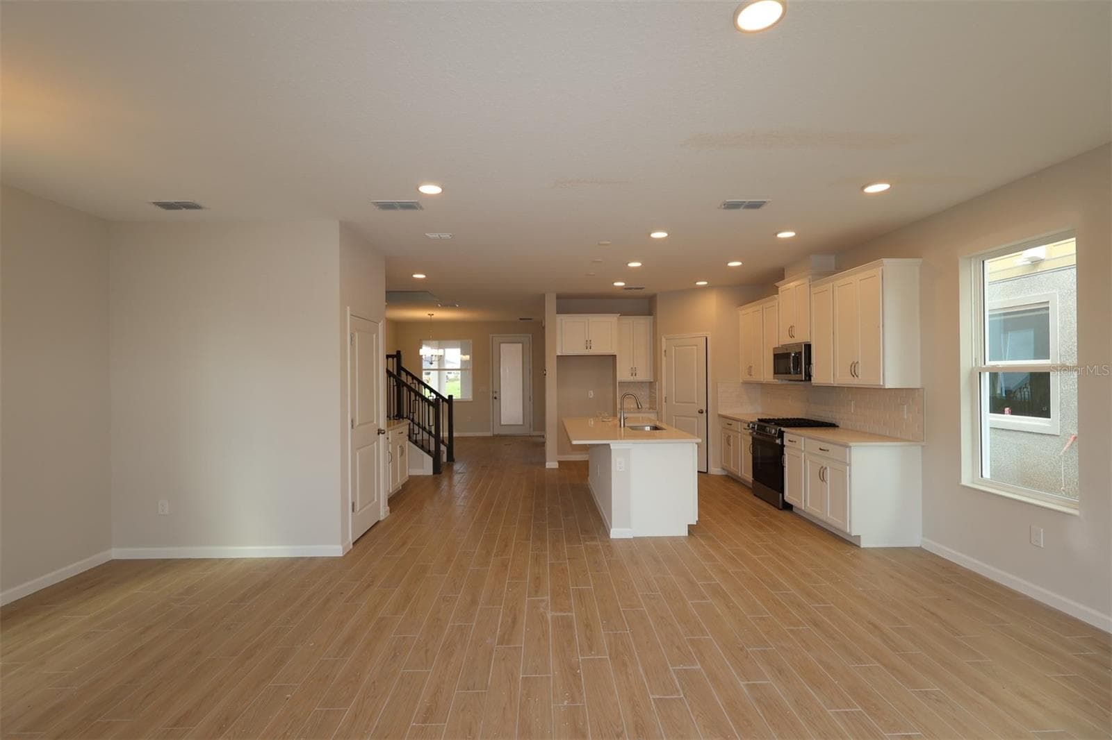 Single Family Residence at 1306 TWELVE OAKS RD, ST CLOUD, photo 8 of 32