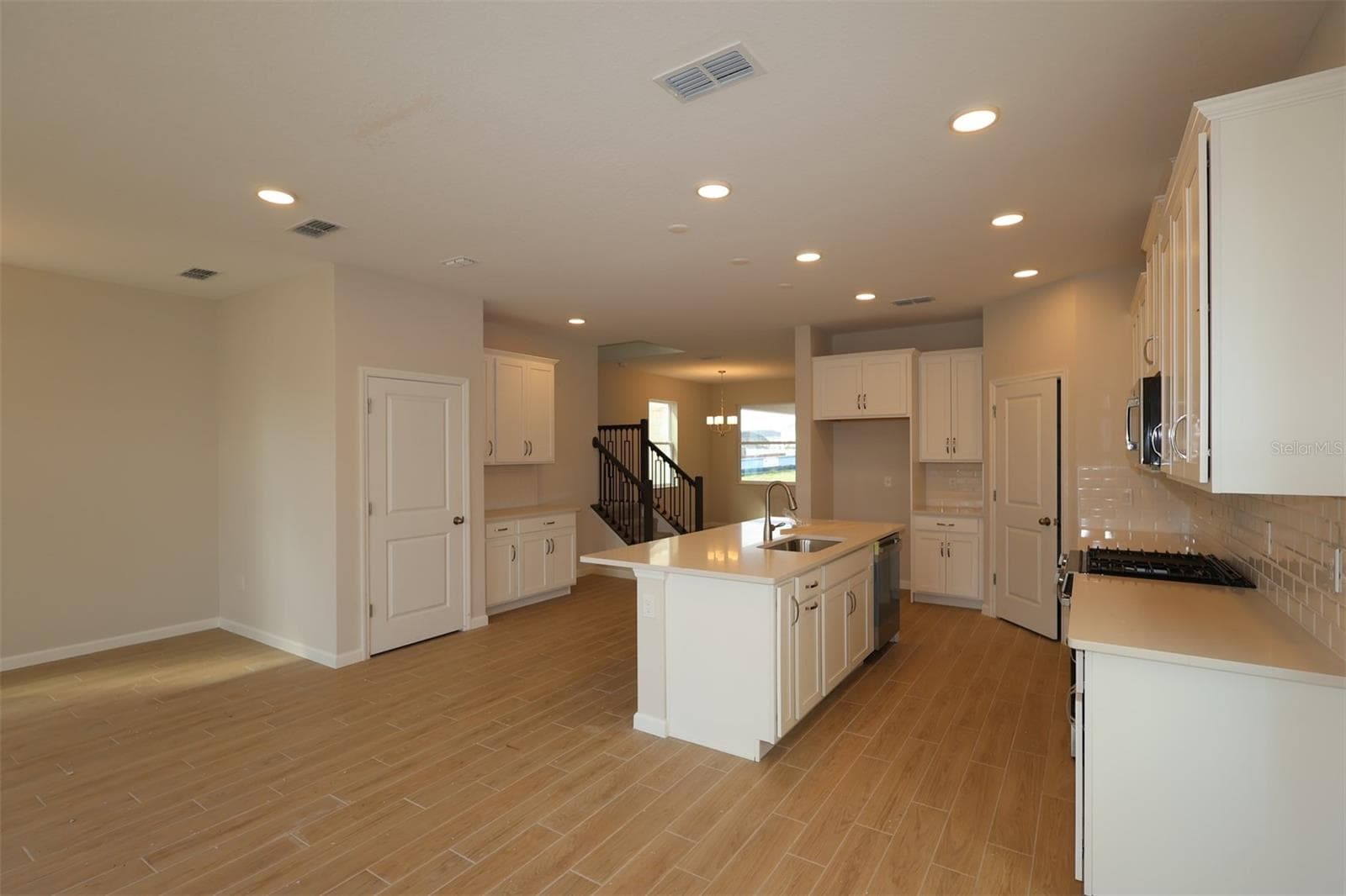 Single Family Residence at 1306 TWELVE OAKS RD, ST CLOUD, photo 9 of 32