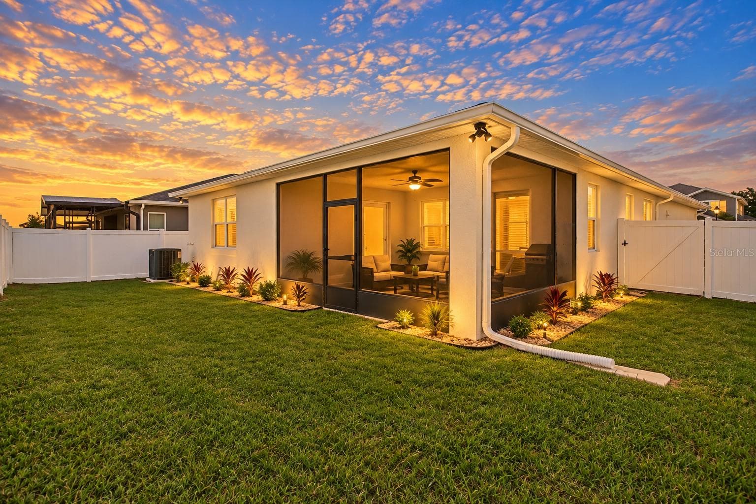Lanai - security cameras convey - 2303 JAGGER LN, WINTER HAVEN