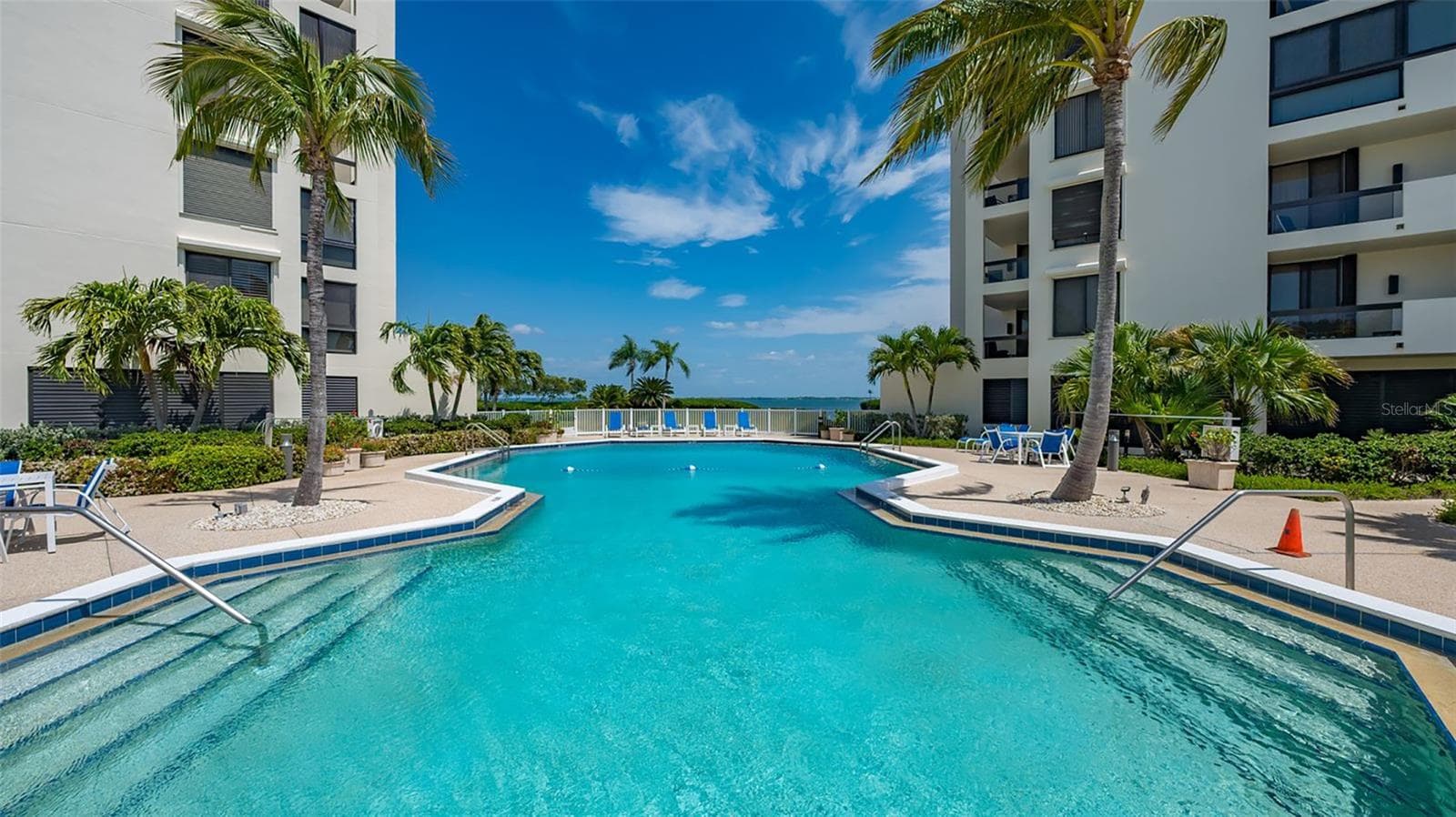 pool - 2110 HARBOURSIDE DR #523, LONGBOAT KEY