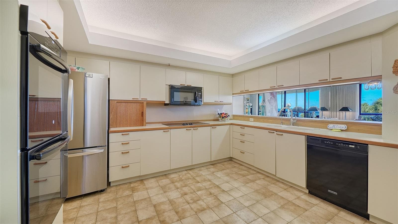 Condominium at 2110 HARBOURSIDE DR #523, LONGBOAT KEY, photo 35 of 62