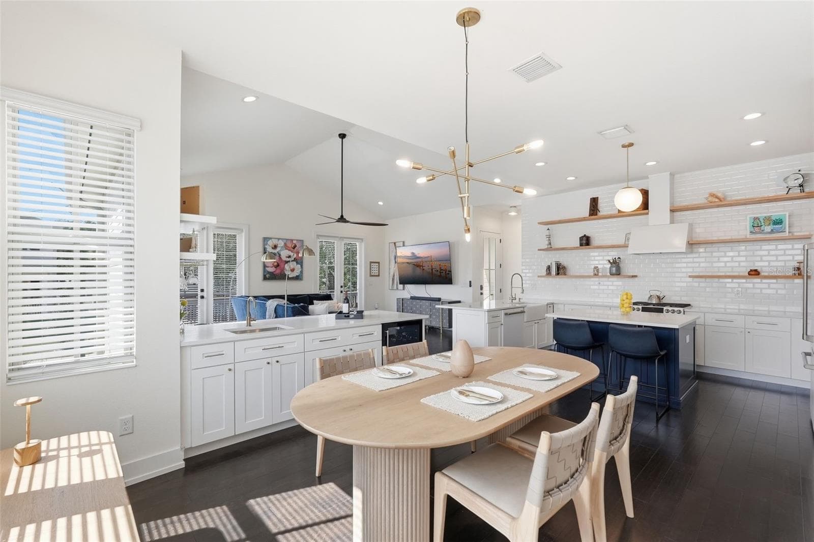 Kitchen island - 1208 5TH ST S, ST PETERSBURG