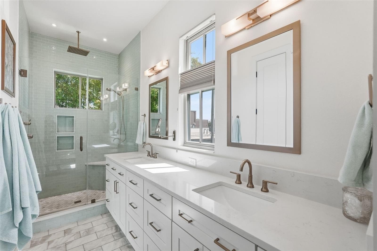 Ensuite Bath to Primary Bedroom - 1208 5TH ST S, ST PETERSBURG