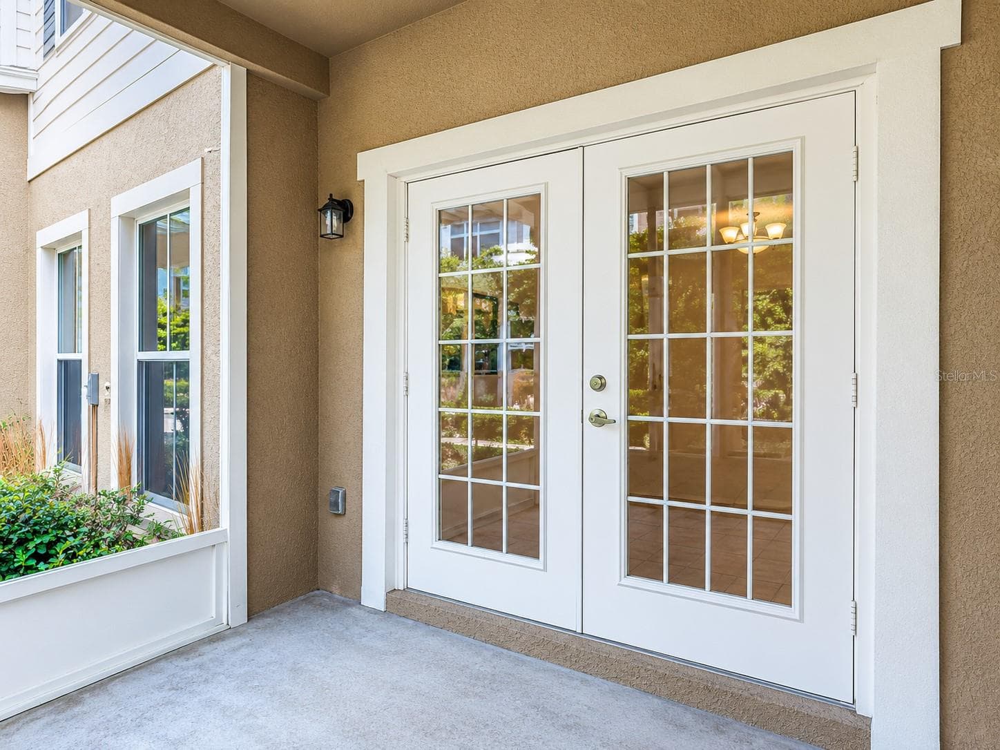 Townhouse at 8009 TIPPERARY LN, TAMPA, photo 3 of 22