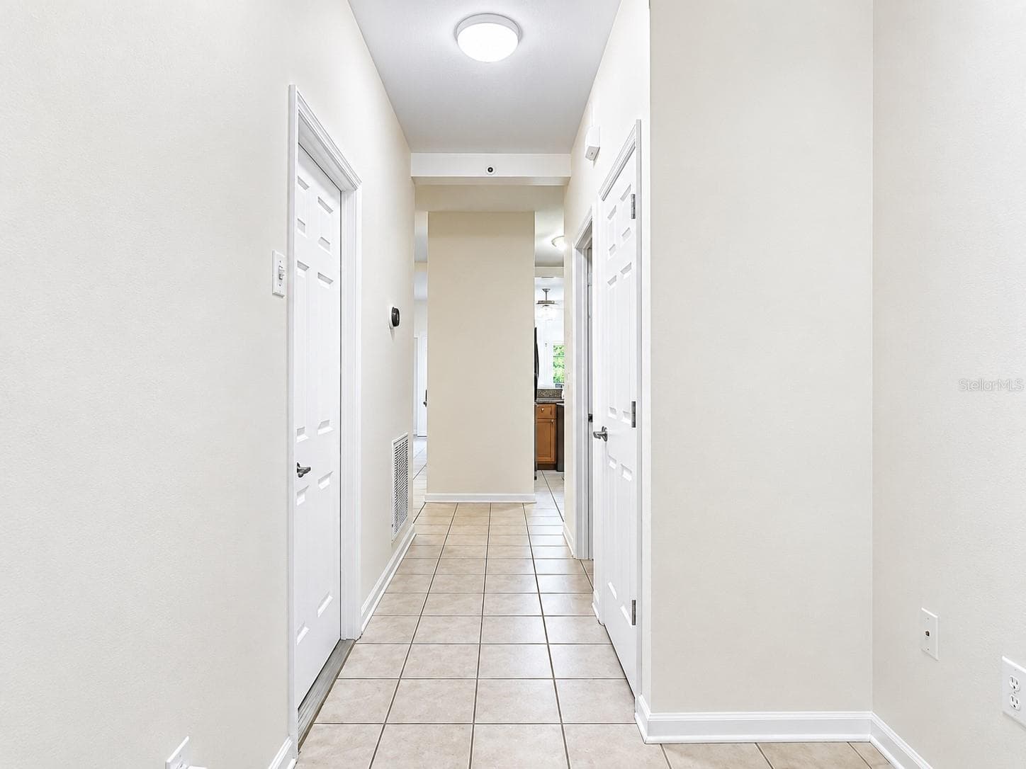 Townhouse at 8009 TIPPERARY LN, TAMPA, photo 8 of 22
