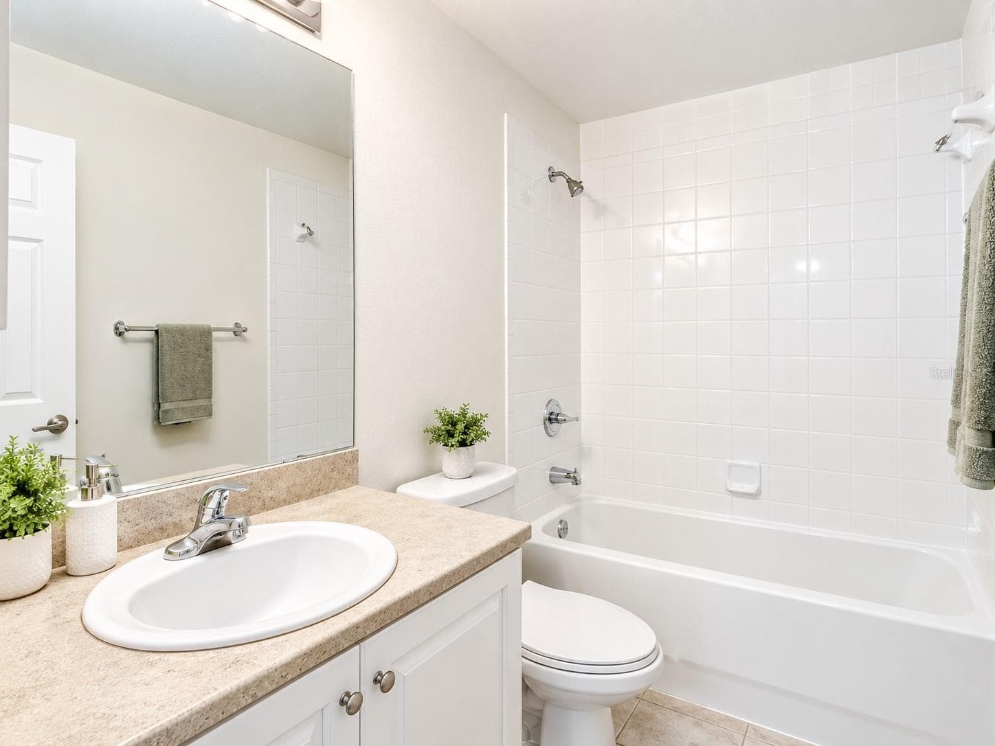 Townhouse at 8009 TIPPERARY LN, TAMPA, photo 10 of 22