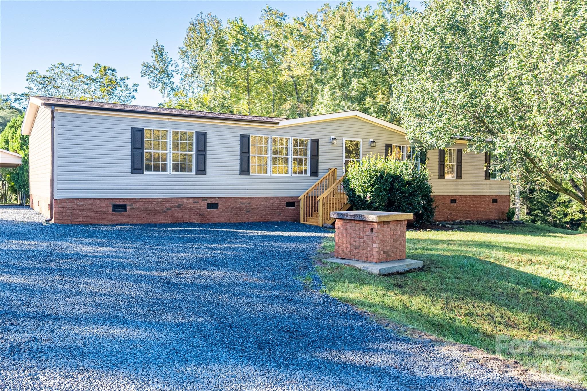 5047 Longbow Pointe