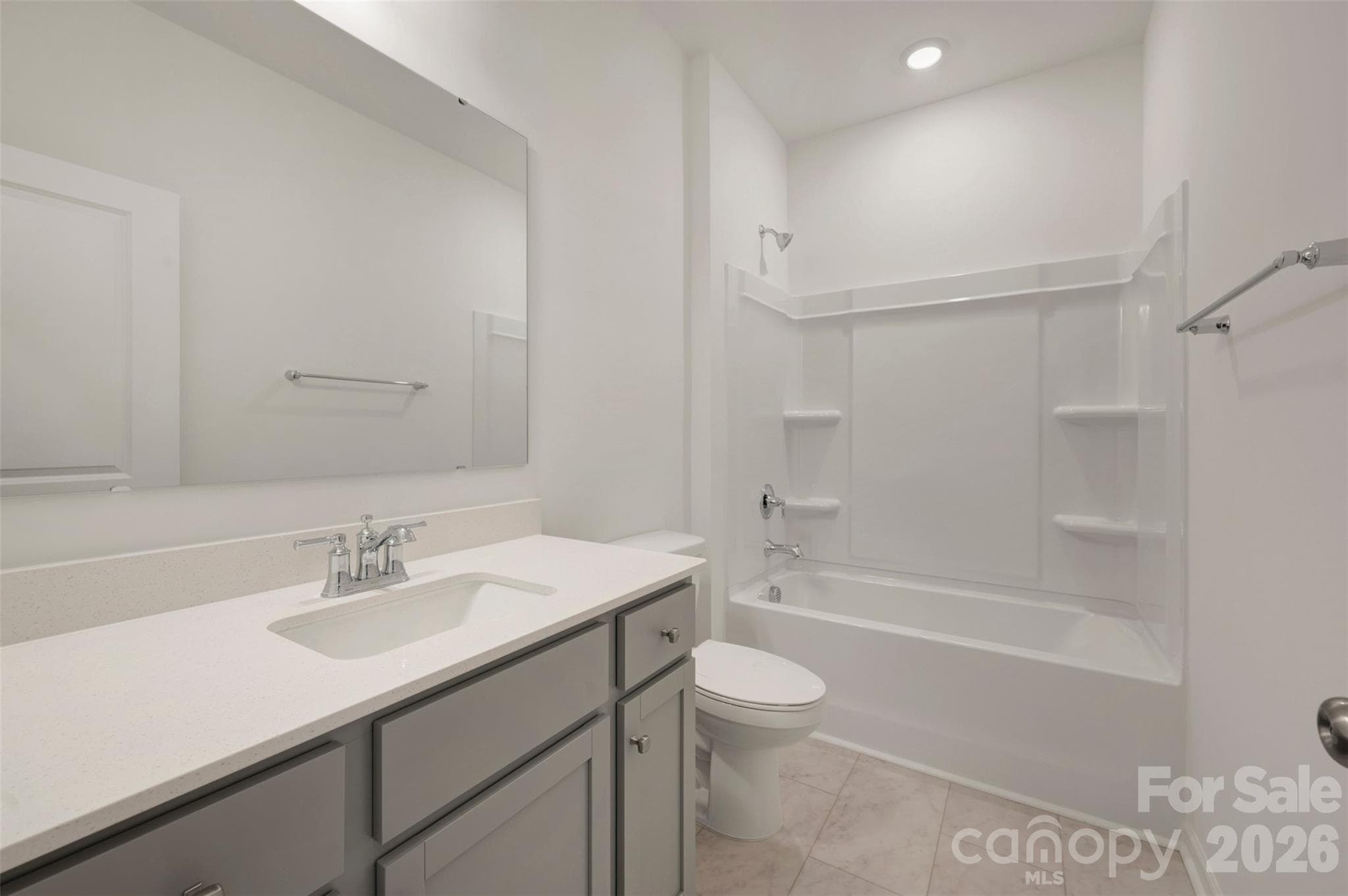 Secondary bathroom - 8895 Visgrove Drive, Sherrills Ford