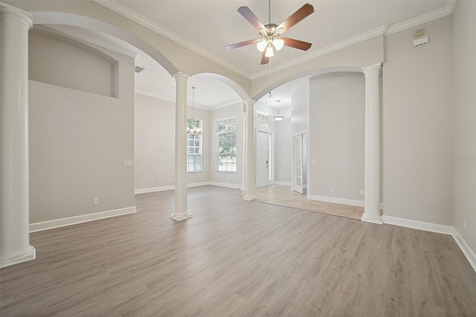 Single Family Residence at 726 REGINA CIR, OAKLAND, photo 6 of 36