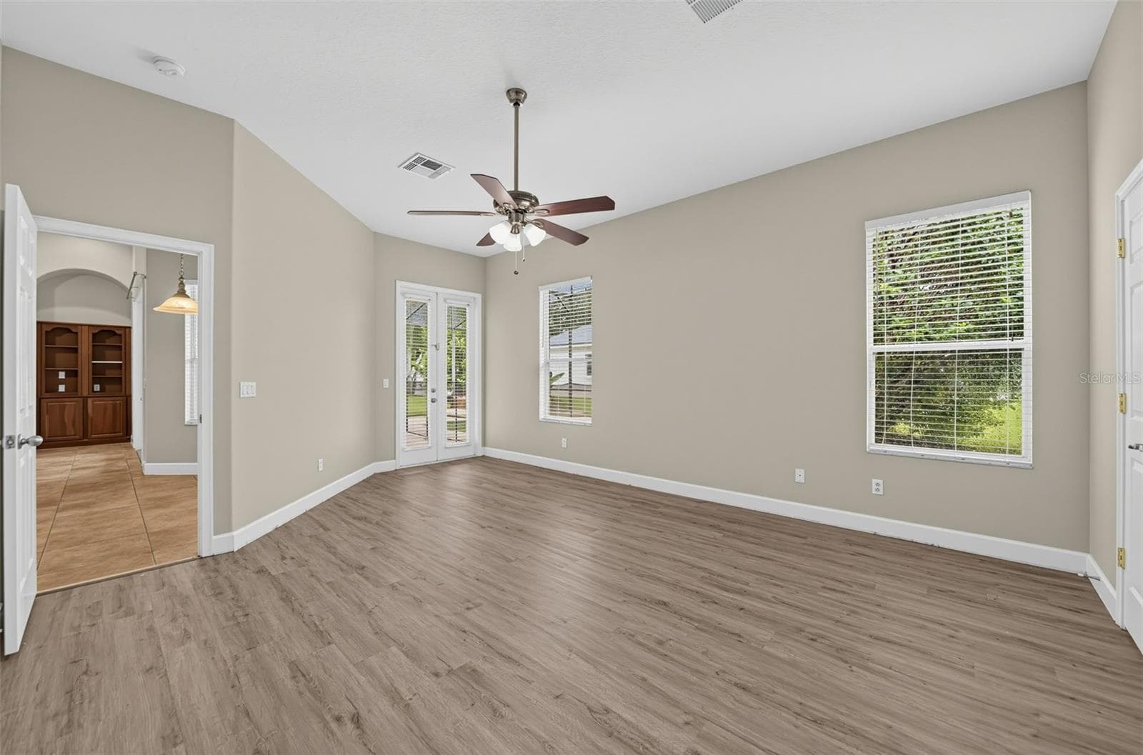 Single Family Residence at 726 REGINA CIR, OAKLAND, photo 12 of 36