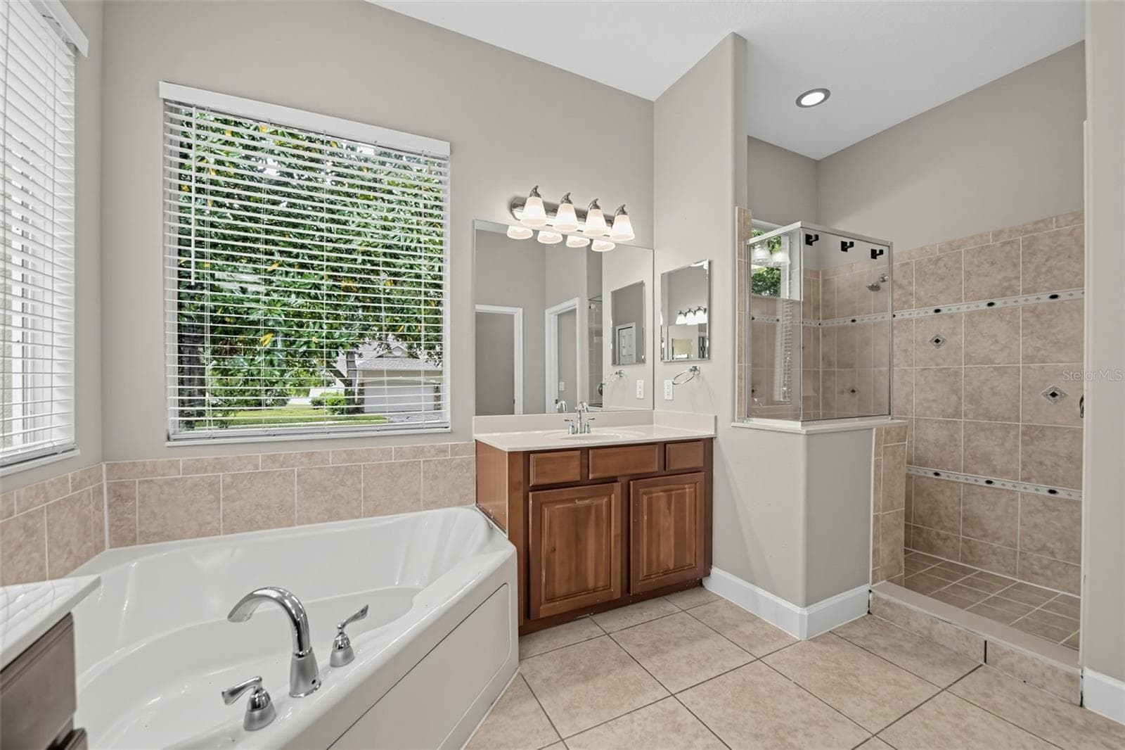 Single Family Residence at 726 REGINA CIR, OAKLAND, photo 24 of 36