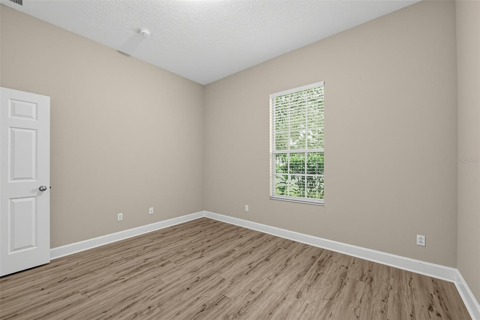 Single Family Residence at 726 REGINA CIR, OAKLAND, photo 28 of 36