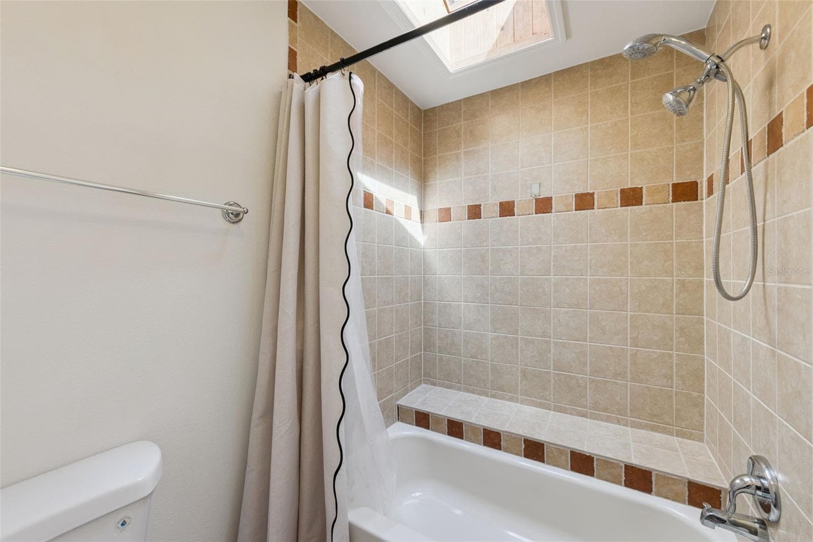 Masterbath - 1270 QUEEN ELAINE DR, CASSELBERRY