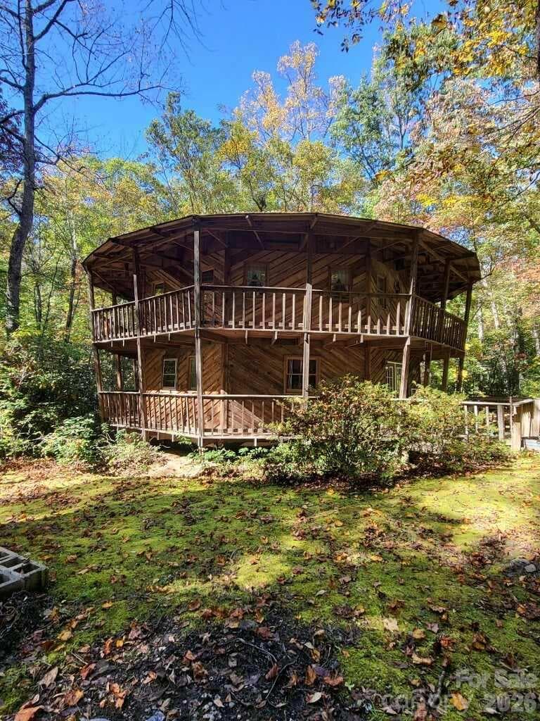 Single Family Residence at 667 Pinewood Knoll Drive, Hendersonville, photo 5 of 26