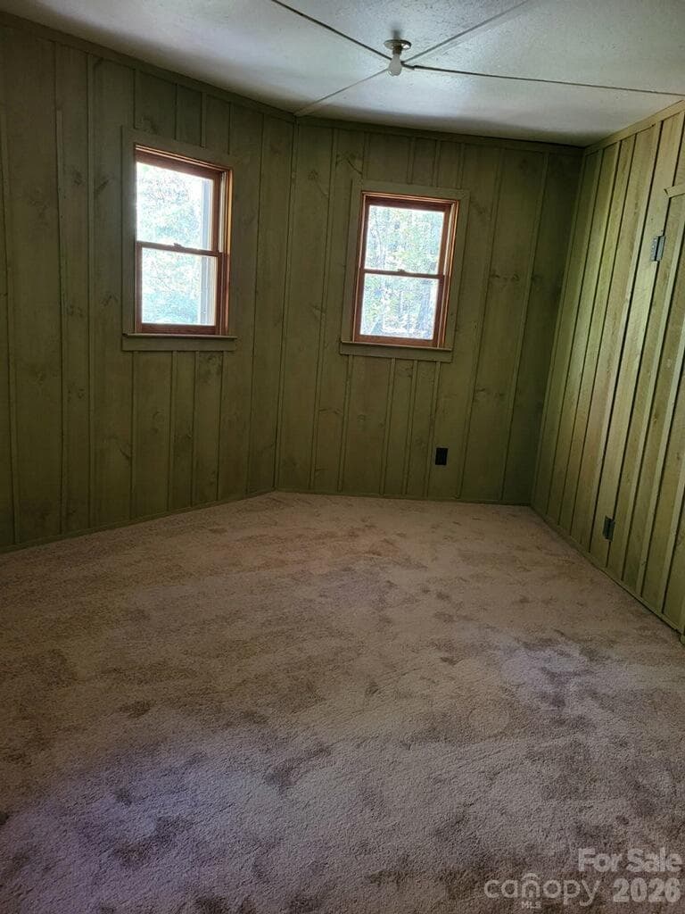 Single Family Residence at 667 Pinewood Knoll Drive, Hendersonville, photo 19 of 26