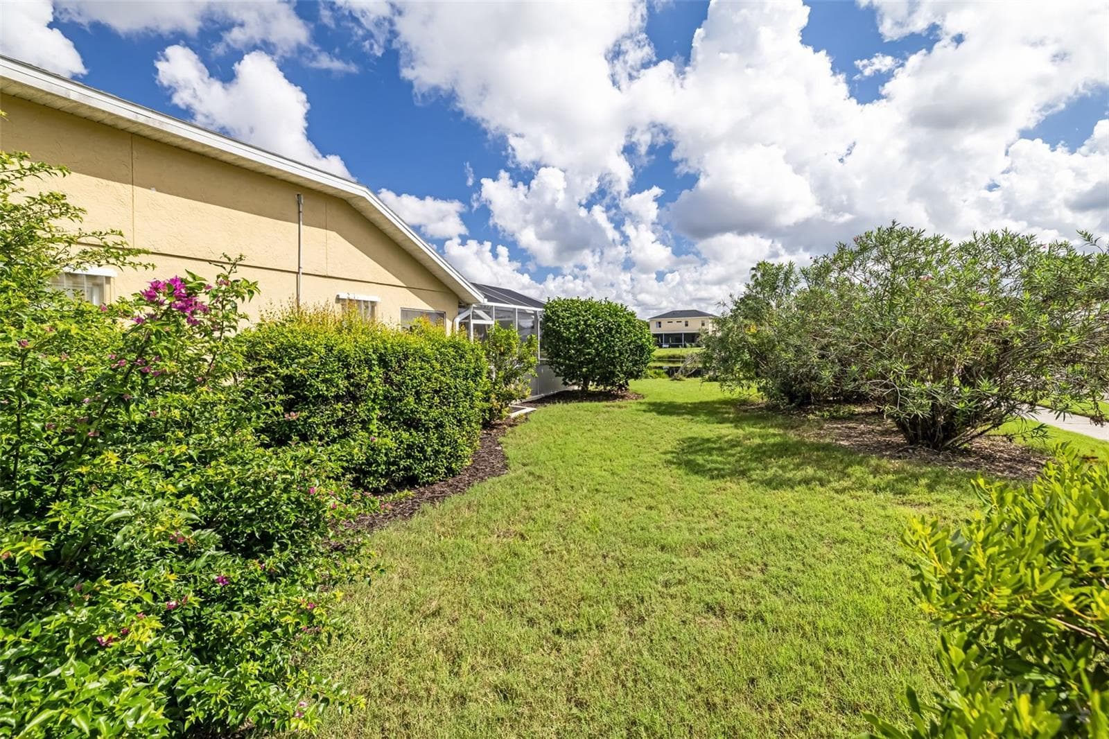 Single Family Residence at 9678 KNIGHTSBRIDGE CIR, SARASOTA, photo 35 of 57