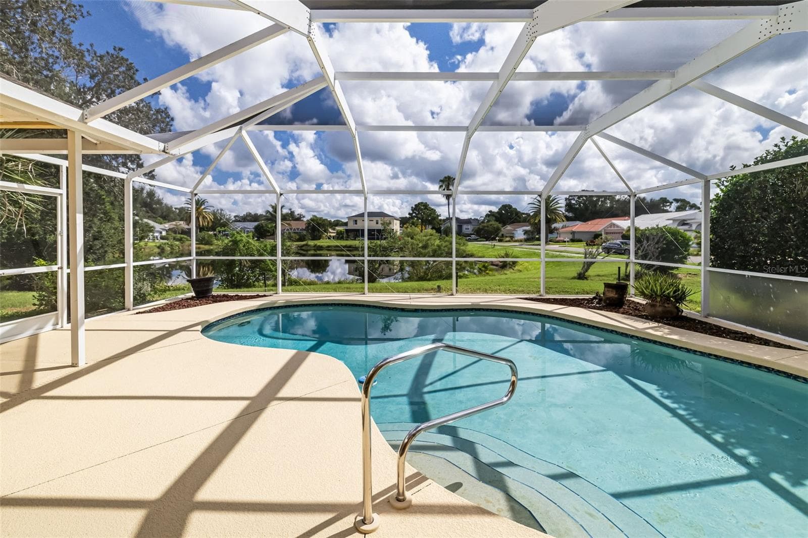 Single Family Residence at 9678 KNIGHTSBRIDGE CIR, SARASOTA, photo 43 of 57