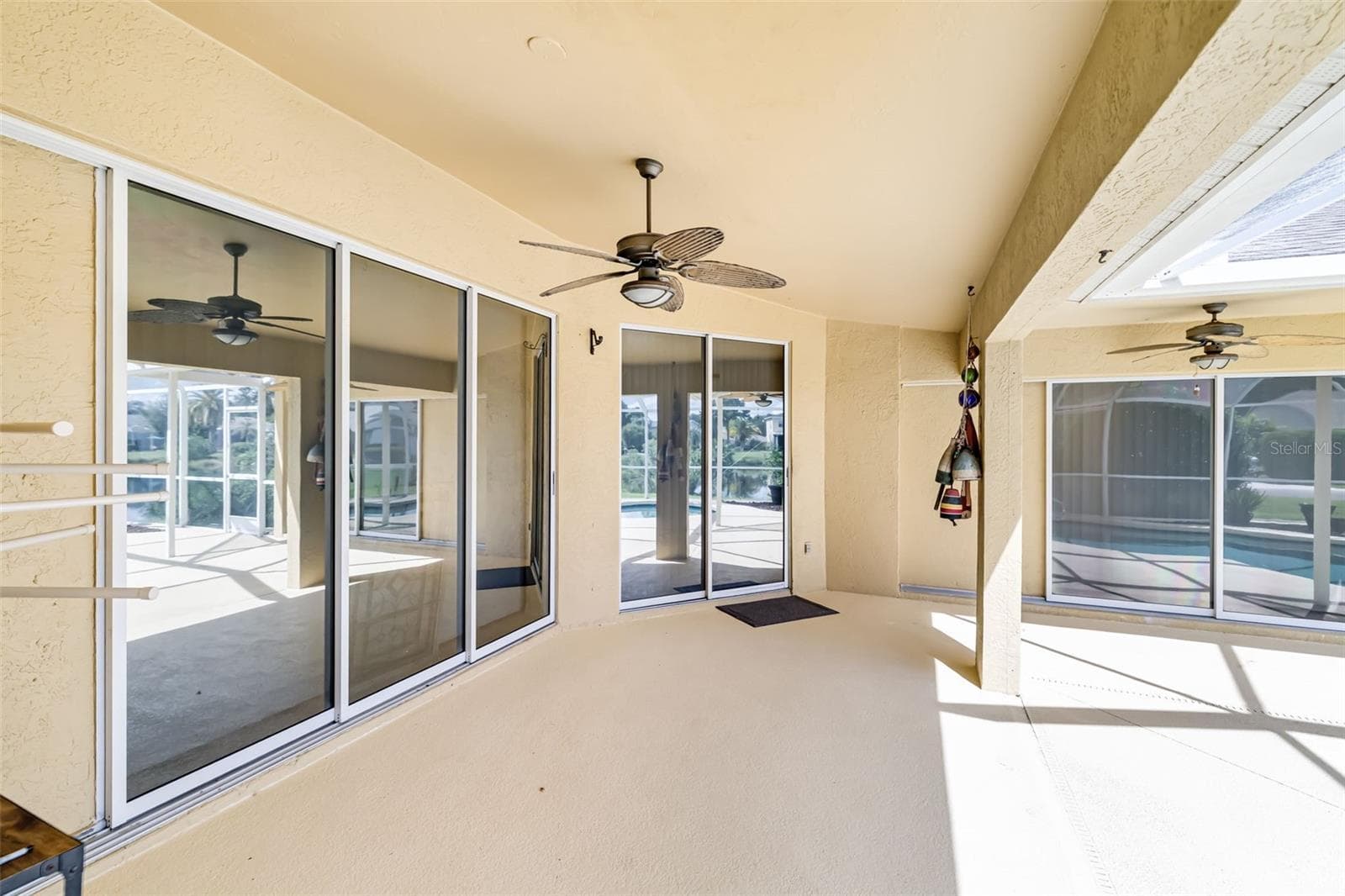 Single Family Residence at 9678 KNIGHTSBRIDGE CIR, SARASOTA, photo 45 of 57