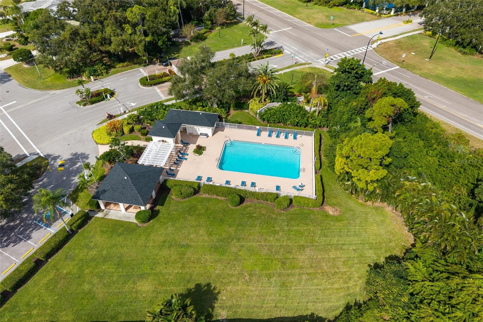 Single Family Residence at 9678 KNIGHTSBRIDGE CIR, SARASOTA, photo 49 of 57