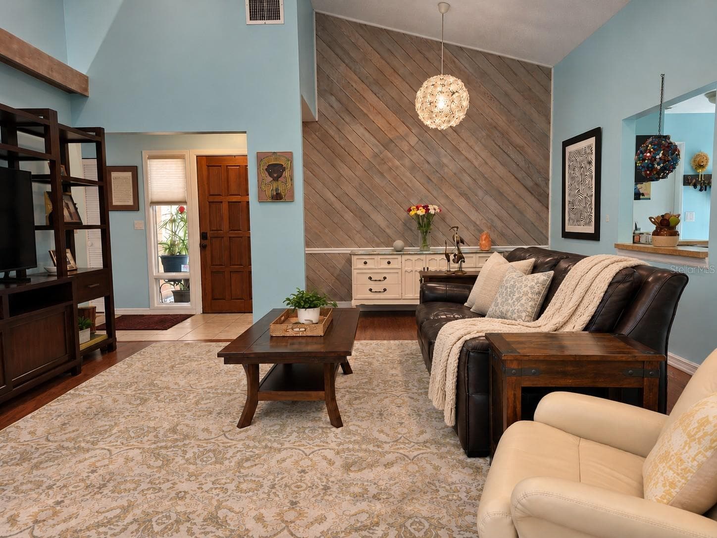 Vaulted Ceilings and windows - 2310 QUAIL CT, BRADENTON