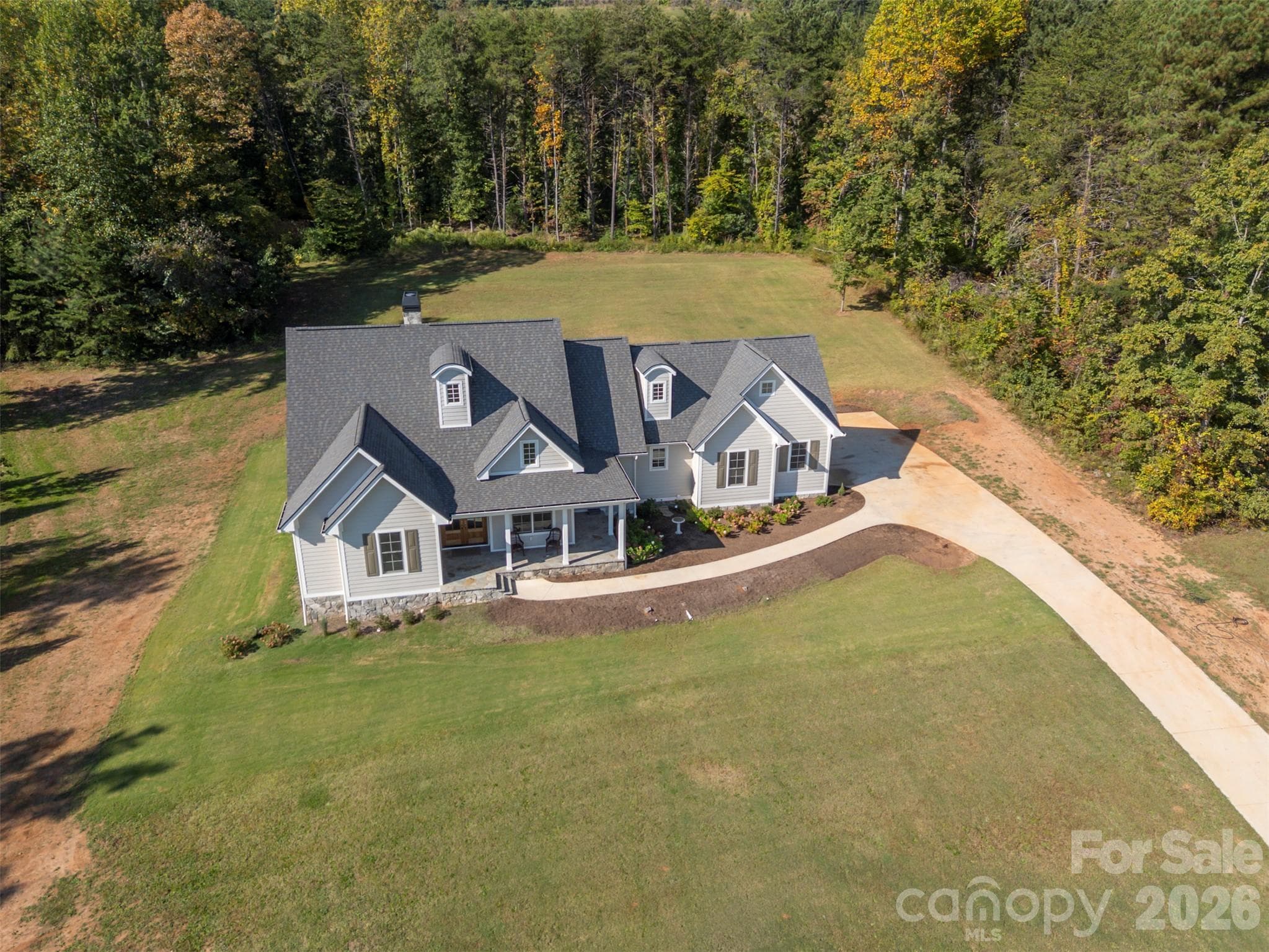Single Family Residence at 67 Taddington Circle, Columbus, photo 6 of 33