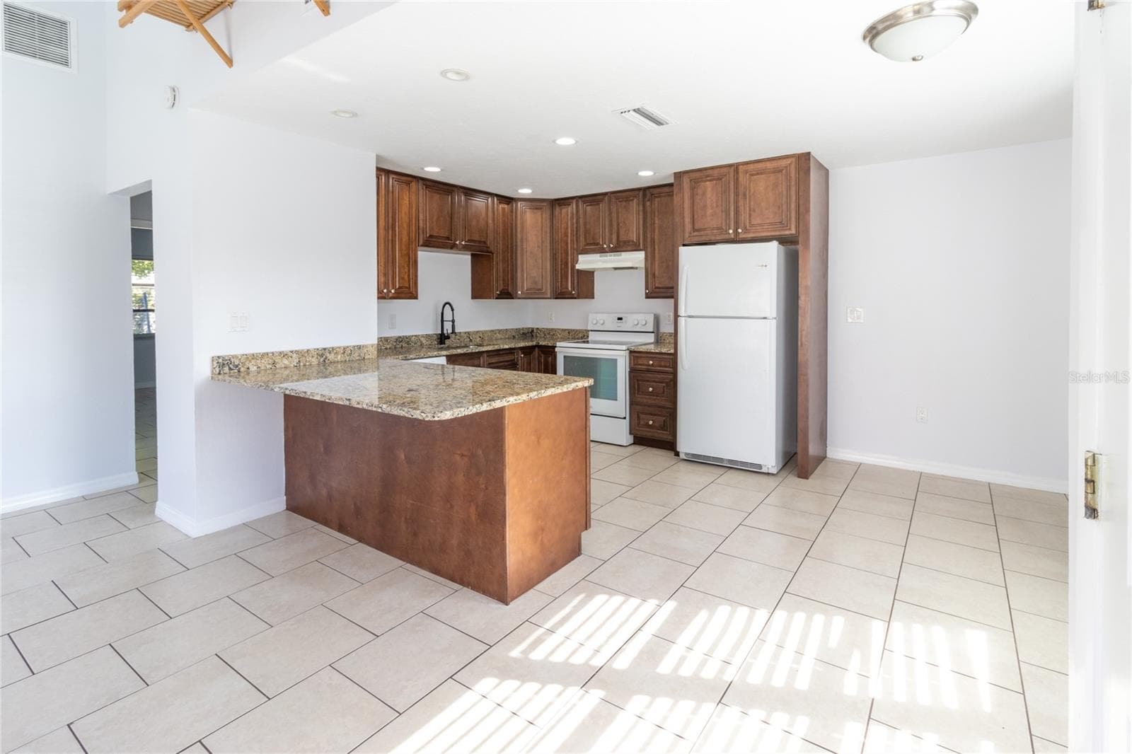 Duplex at 7013 BRENTFORD RD, SARASOTA, photo 14 of 42