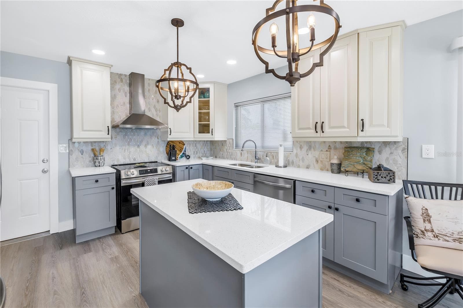 Single Family Residence at 10128 YACHT CLUB DR, TREASURE ISLAND, photo 15 of 80