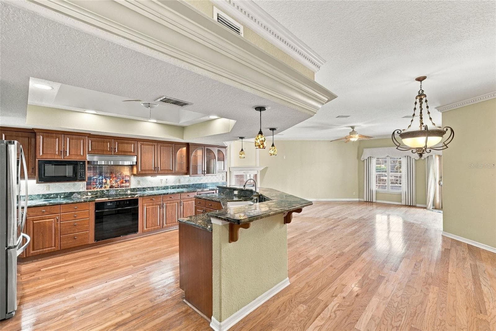 Townhouse at 9227 CAPTIVA CIR, ST PETE BEACH, photo 6 of 63