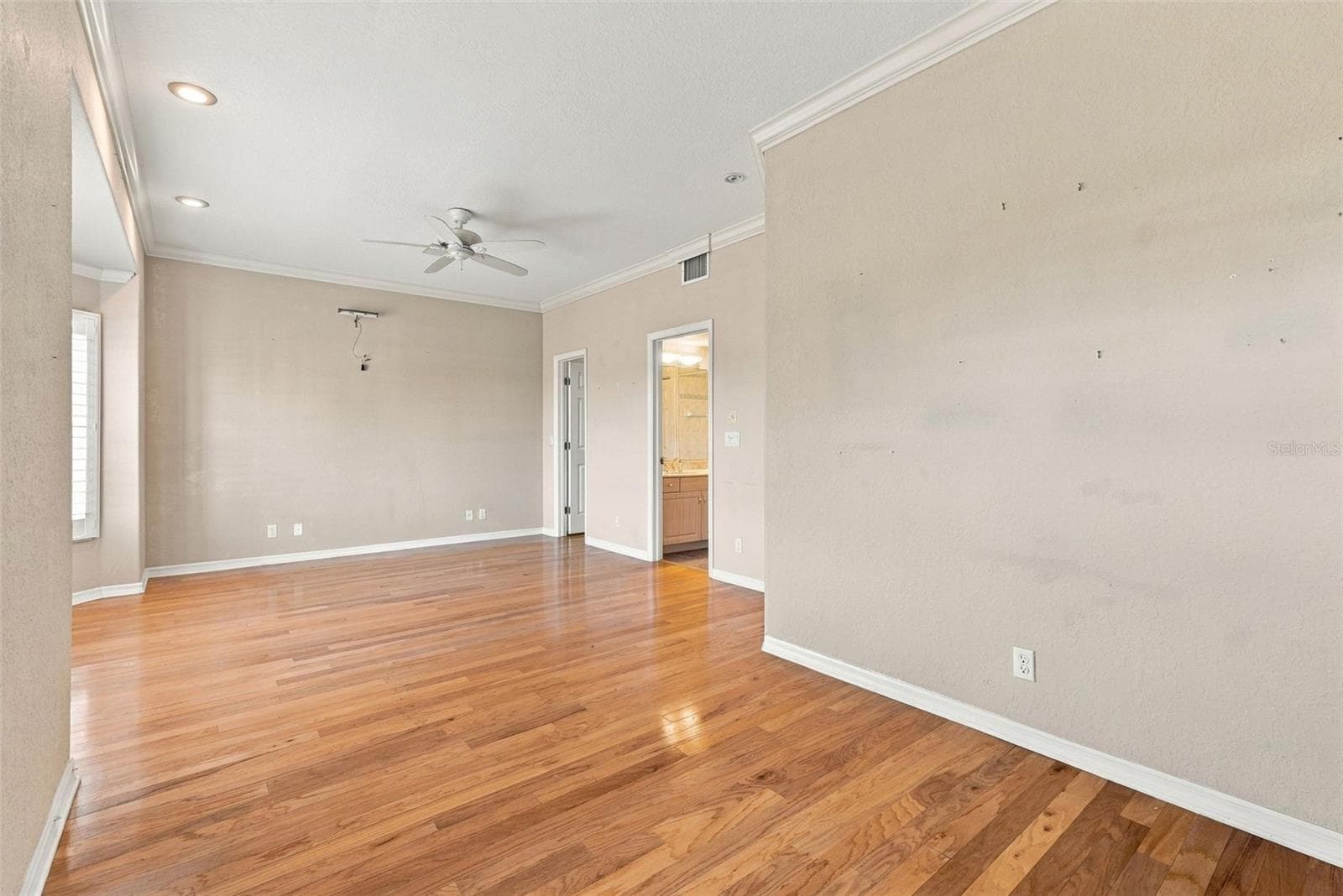 Townhouse at 9227 CAPTIVA CIR, ST PETE BEACH, photo 23 of 63