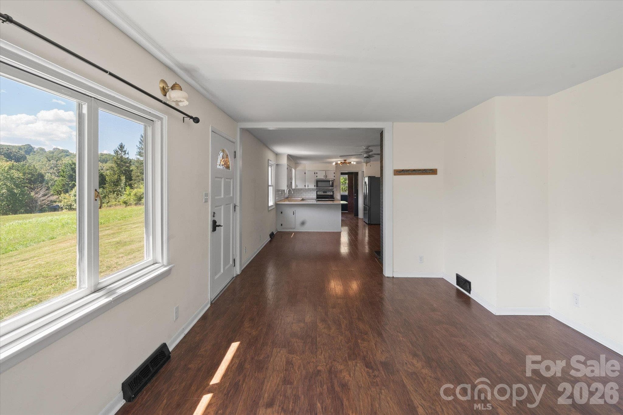 Single Family Residence at 20 Cedar Farm Road, Asheville, photo 8 of 38