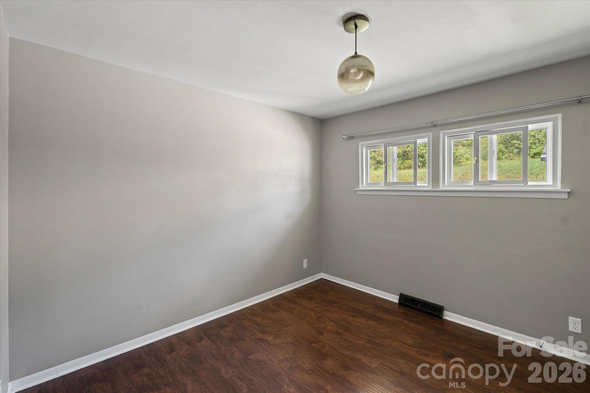 Single Family Residence at 20 Cedar Farm Road, Asheville, photo 16 of 38