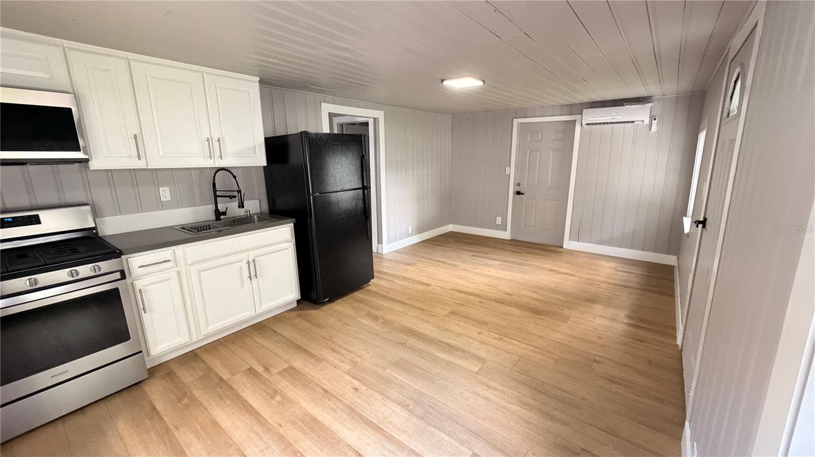Quadruplex at 5331 VANDERLIN ST, ORLANDO, photo 6 of 11