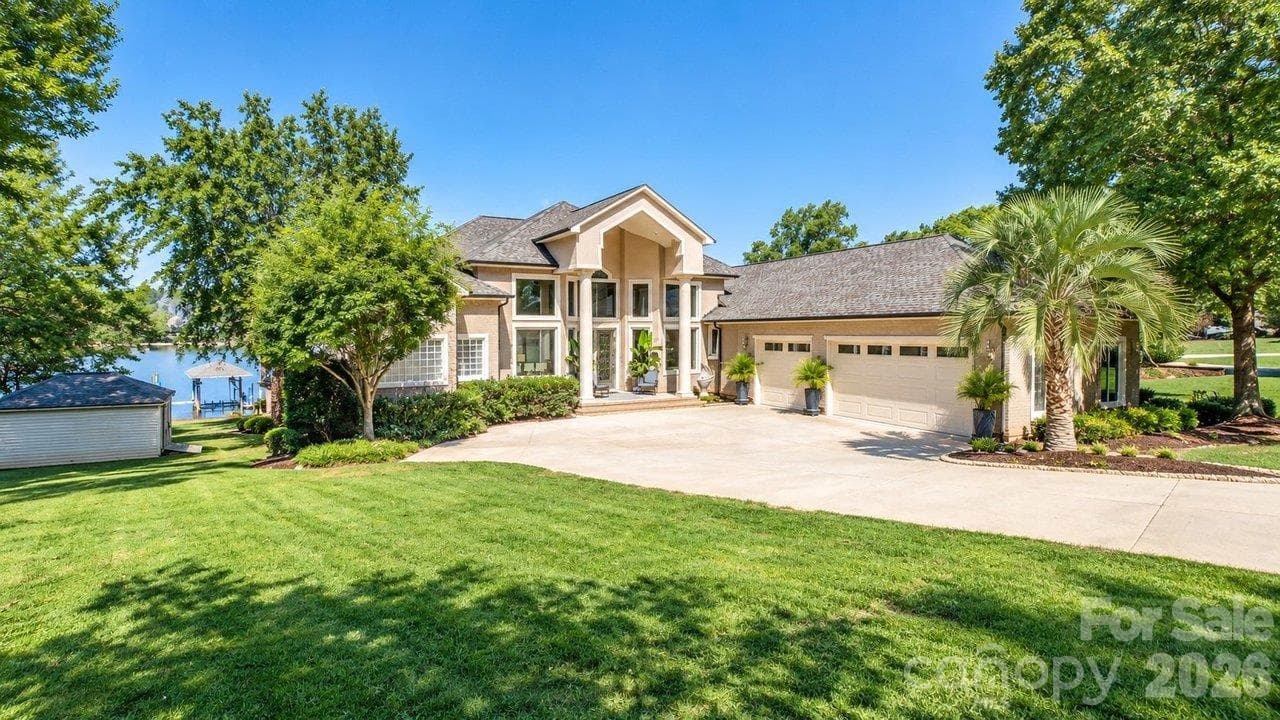 Single Family Residence at 7679 Dellinger Road, Denver, photo 5 of 48