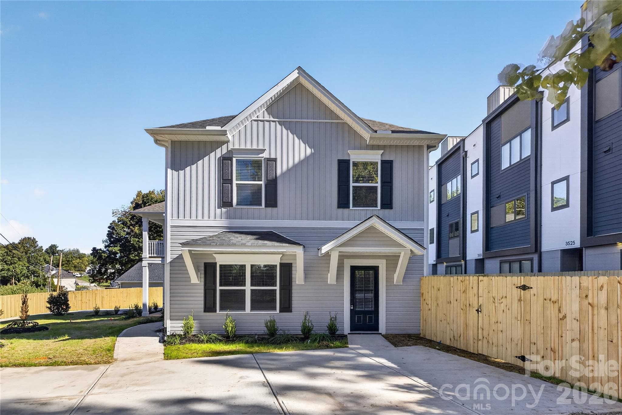 Single Family Residence at 3624 Glenwood Drive, Charlotte, photo 2 of 19