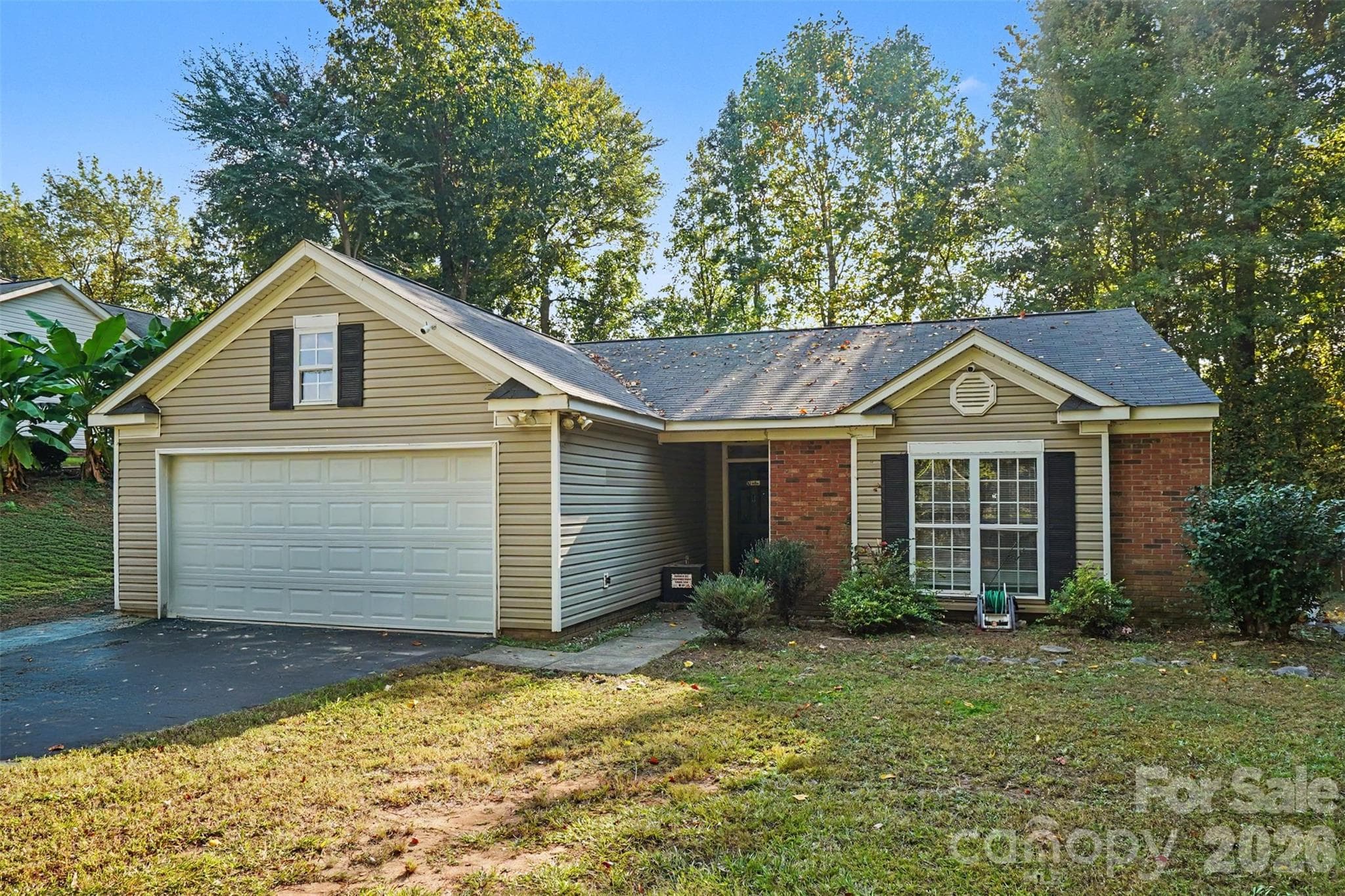 Single Family Residence at 706 White Oak Lane, Matthews, photo 3 of 30