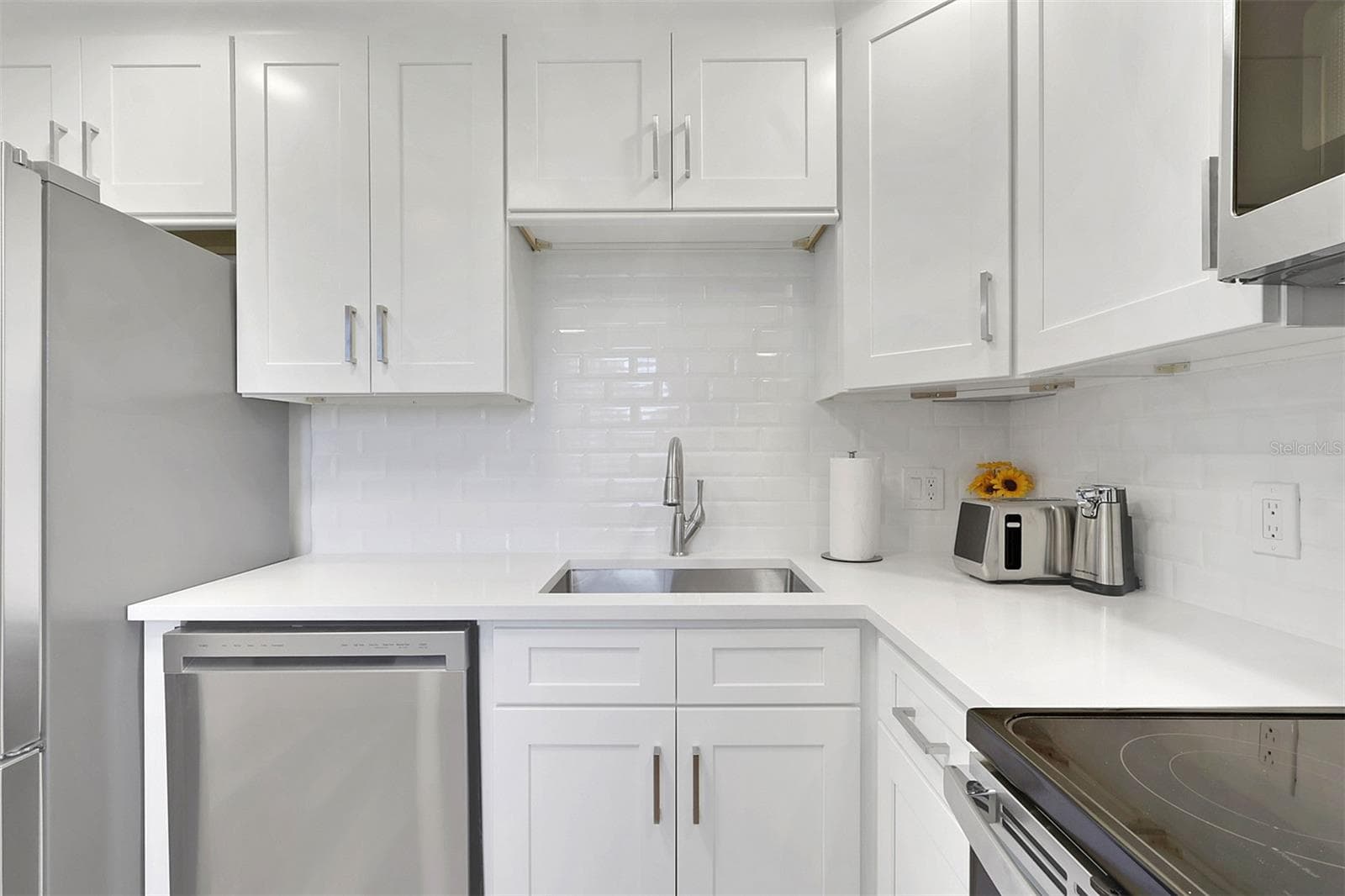 New Cabinets - 1740 PINE VALLEY DR #213, FORT MYERS