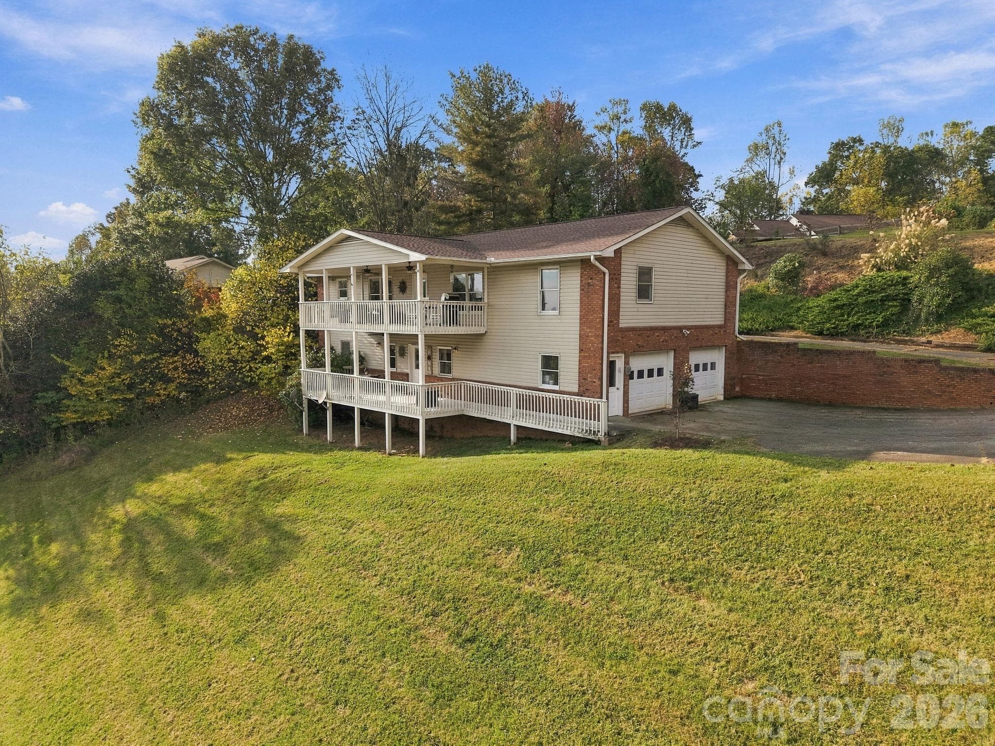 Single Family Residence at 441 Country Drive, Mars Hill, photo 8 of 47