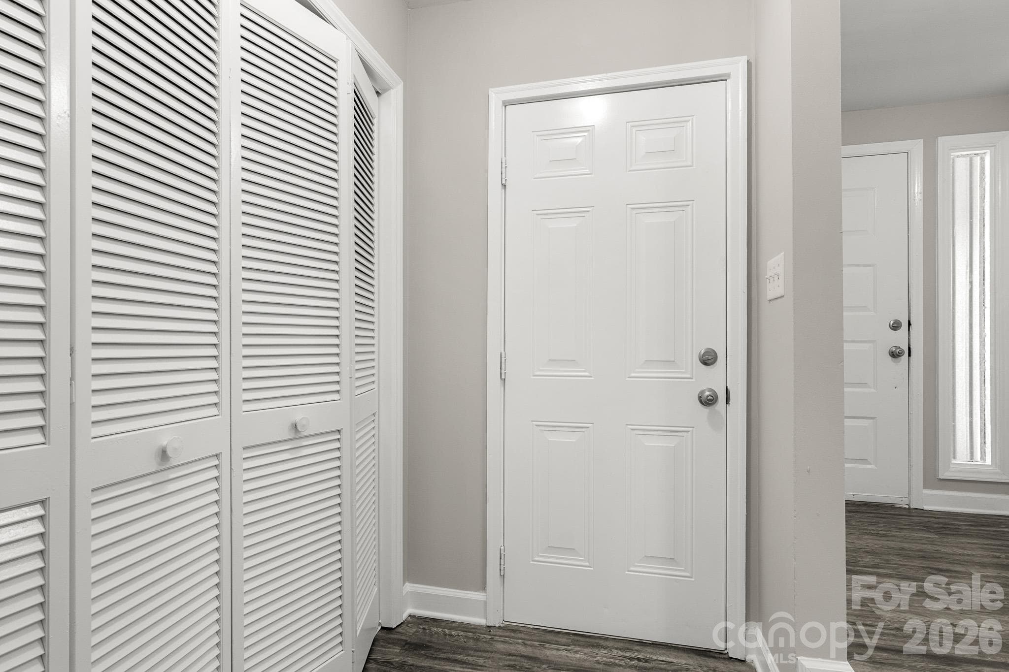 Single Family Residence at 7607 Eastbourne Road, Charlotte, photo 11 of 46