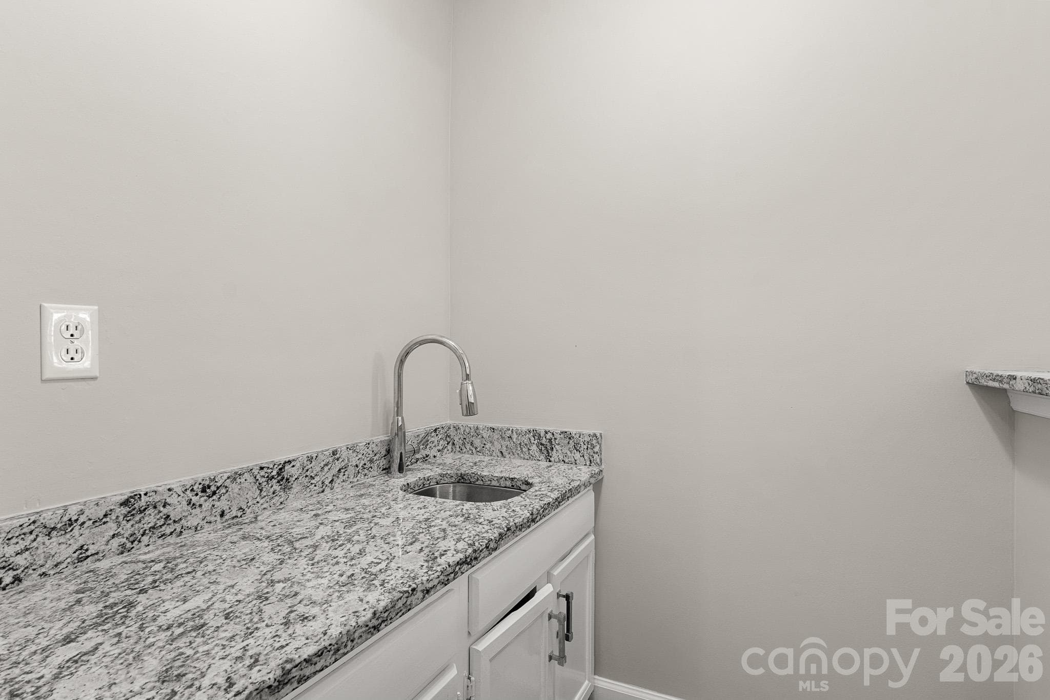 Single Family Residence at 7607 Eastbourne Road, Charlotte, photo 22 of 46