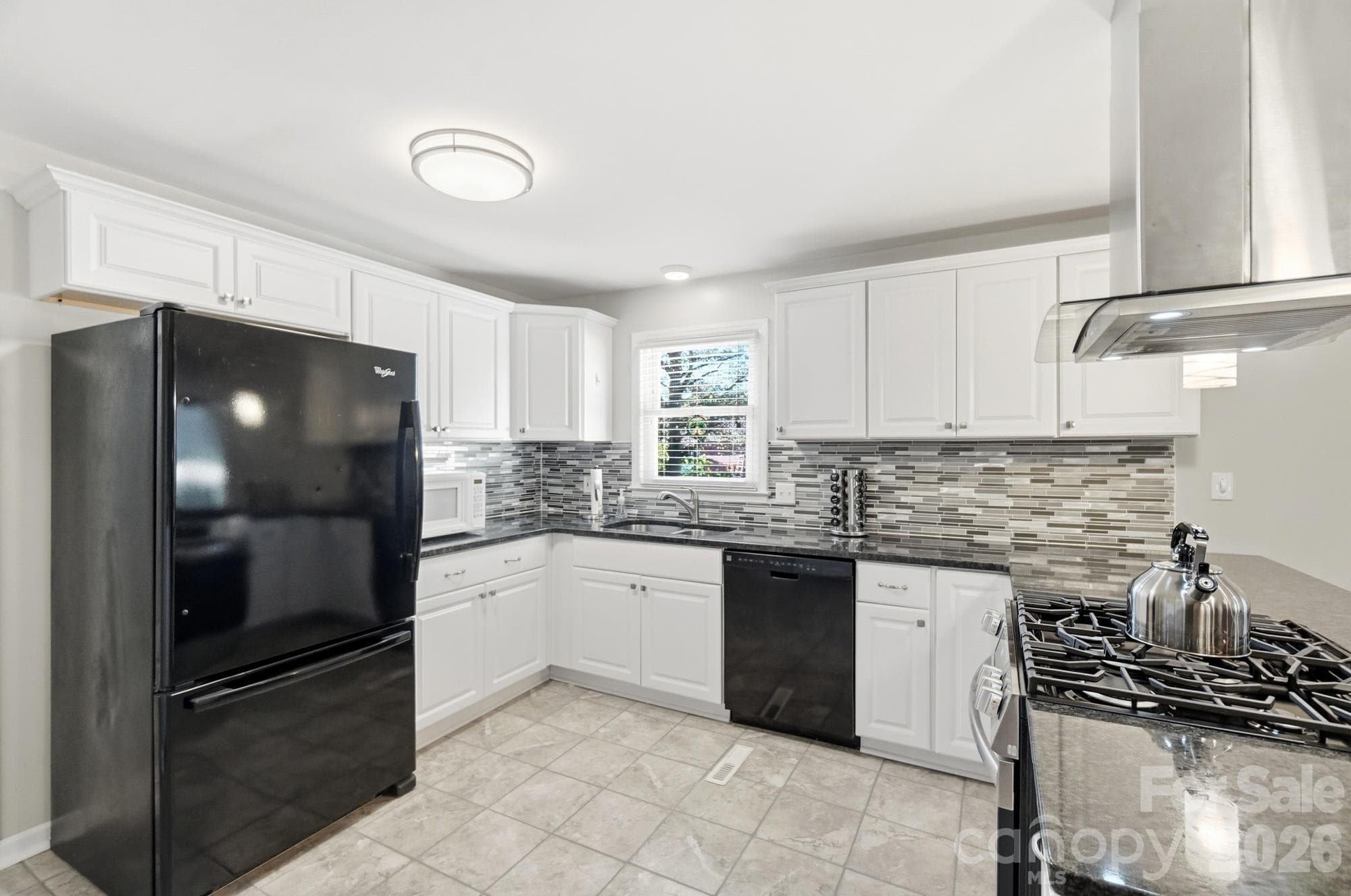Single Family Residence at 1509 Yellowstone Court, Gastonia, photo 11 of 49
