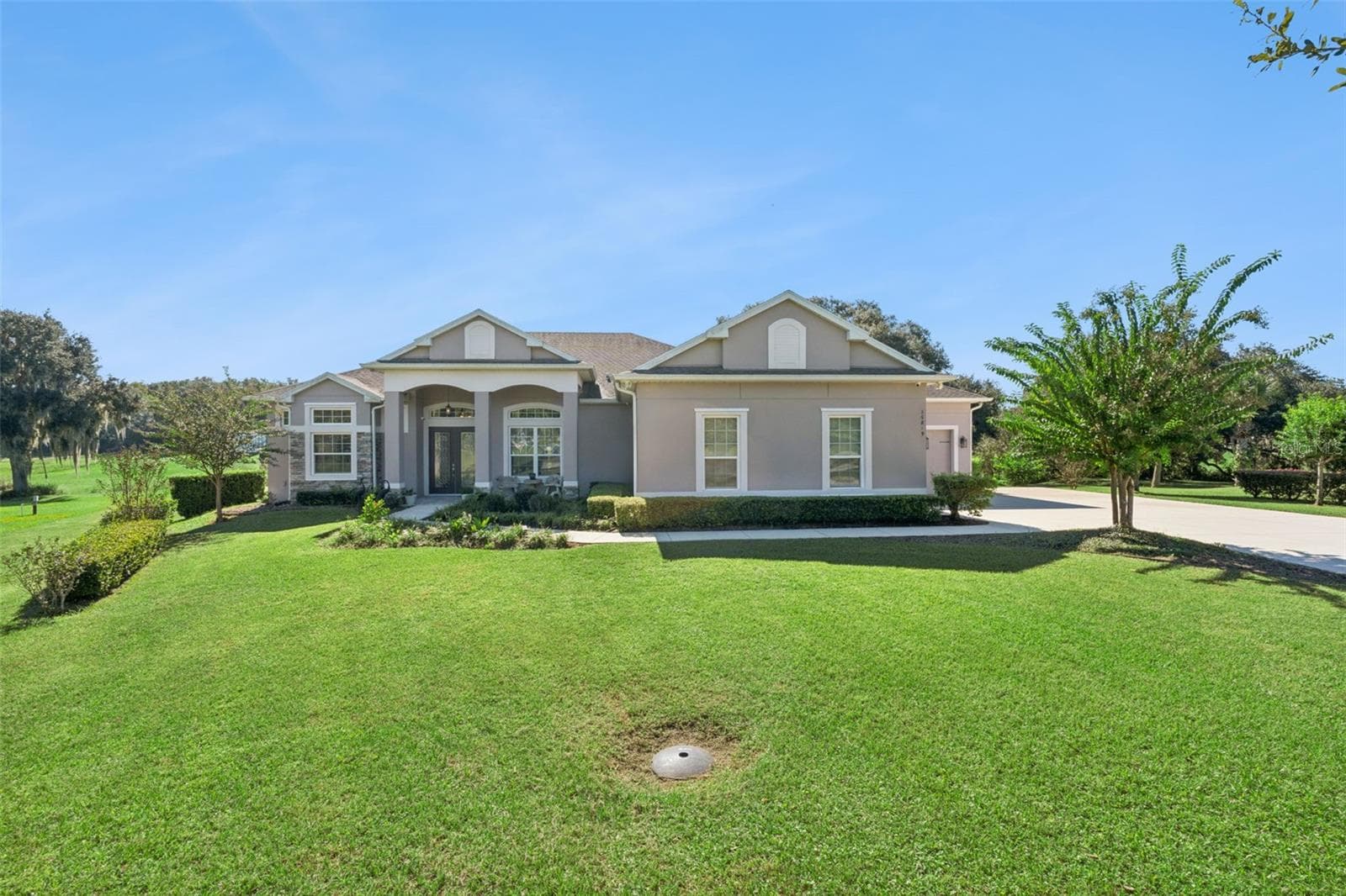 Four bedroom 3 bathroom with office water front home - 36819 WOLF CT, EUSTIS