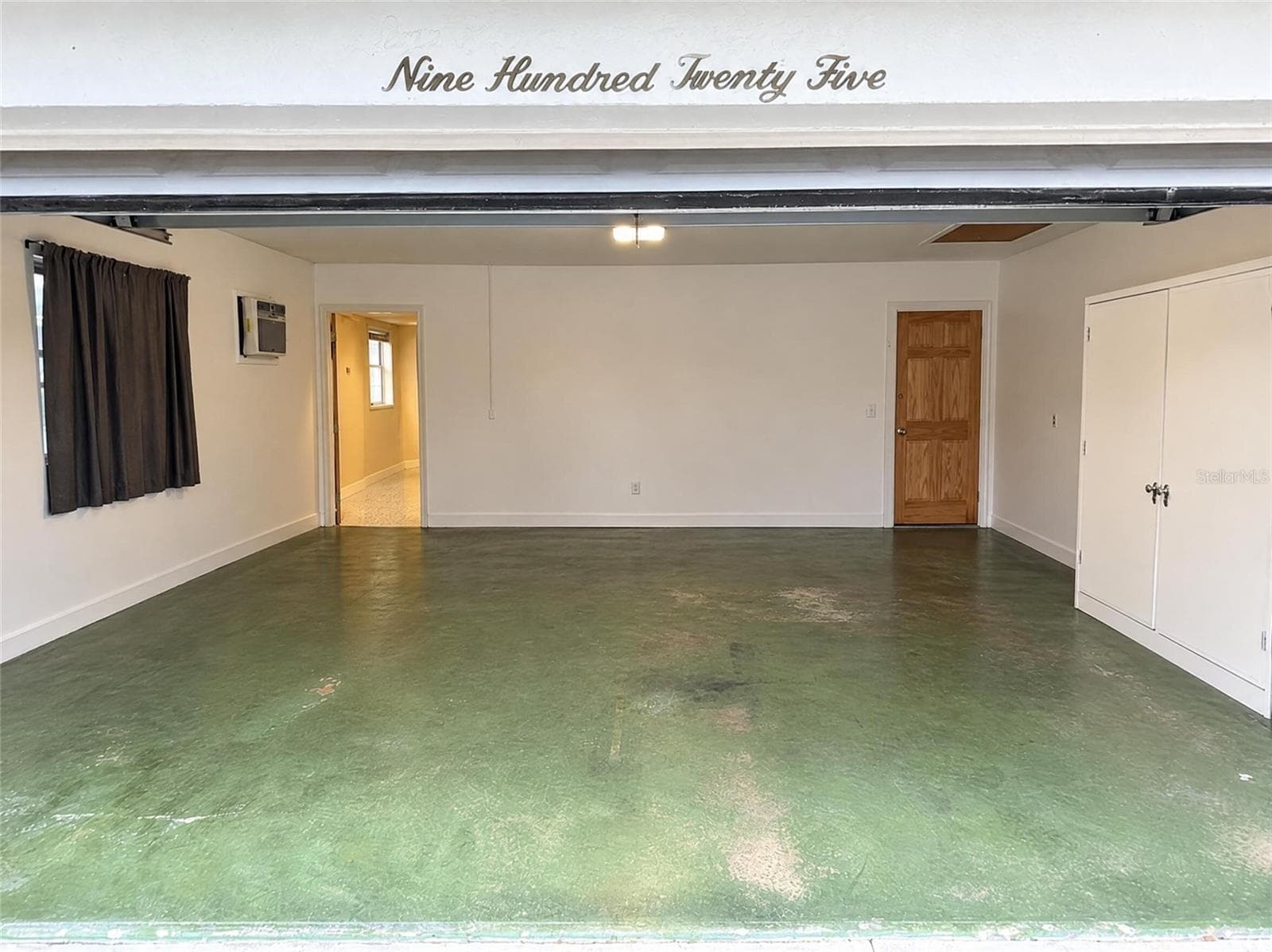 Single Family Residence at 925 W CIMMERON DR, TAMPA, photo 15 of 15