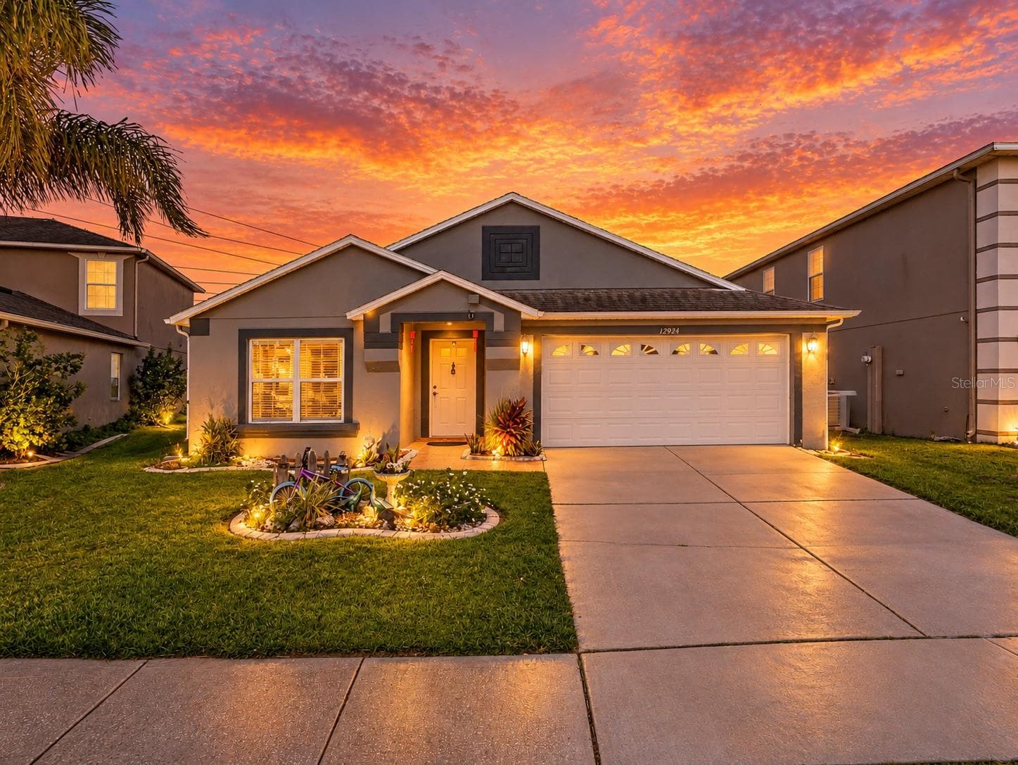 Single Family Residence at 12924 LOS ALAMITOS CT, ORLANDO, photo 2 of 37