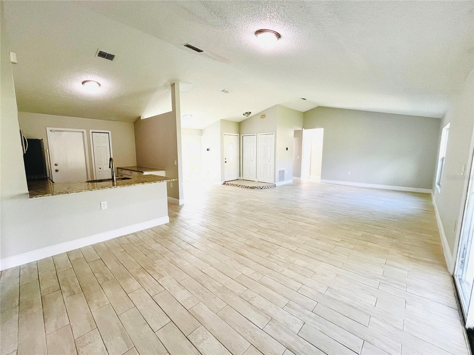 Single Family Residence at 169 BIRMINGHAM DR, KISSIMMEE, photo 7 of 26