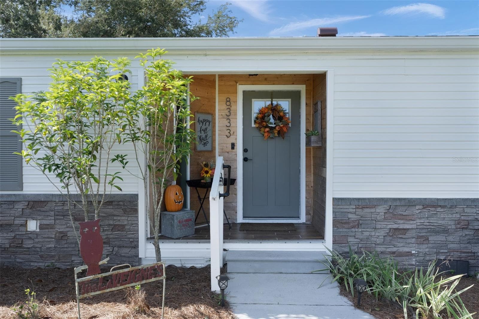 Front Porch - 8333 COUNTY ROAD 109A-1, LADY LAKE