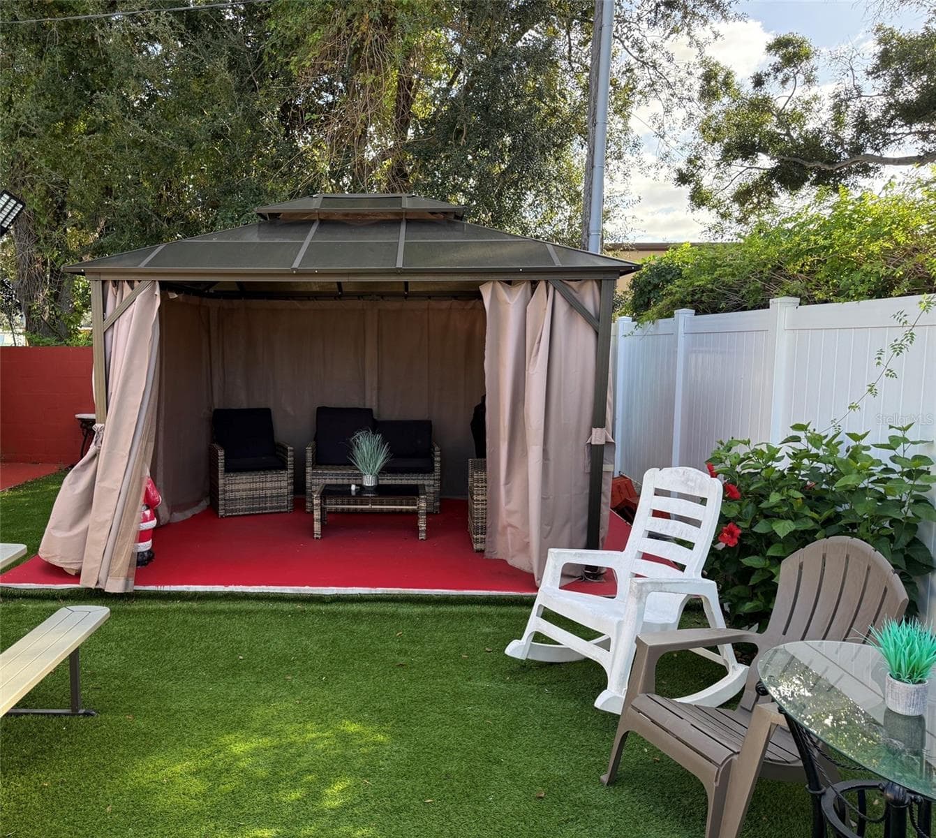 Covered Outdoor Area - 5513 GOLDEN DR, TAMPA