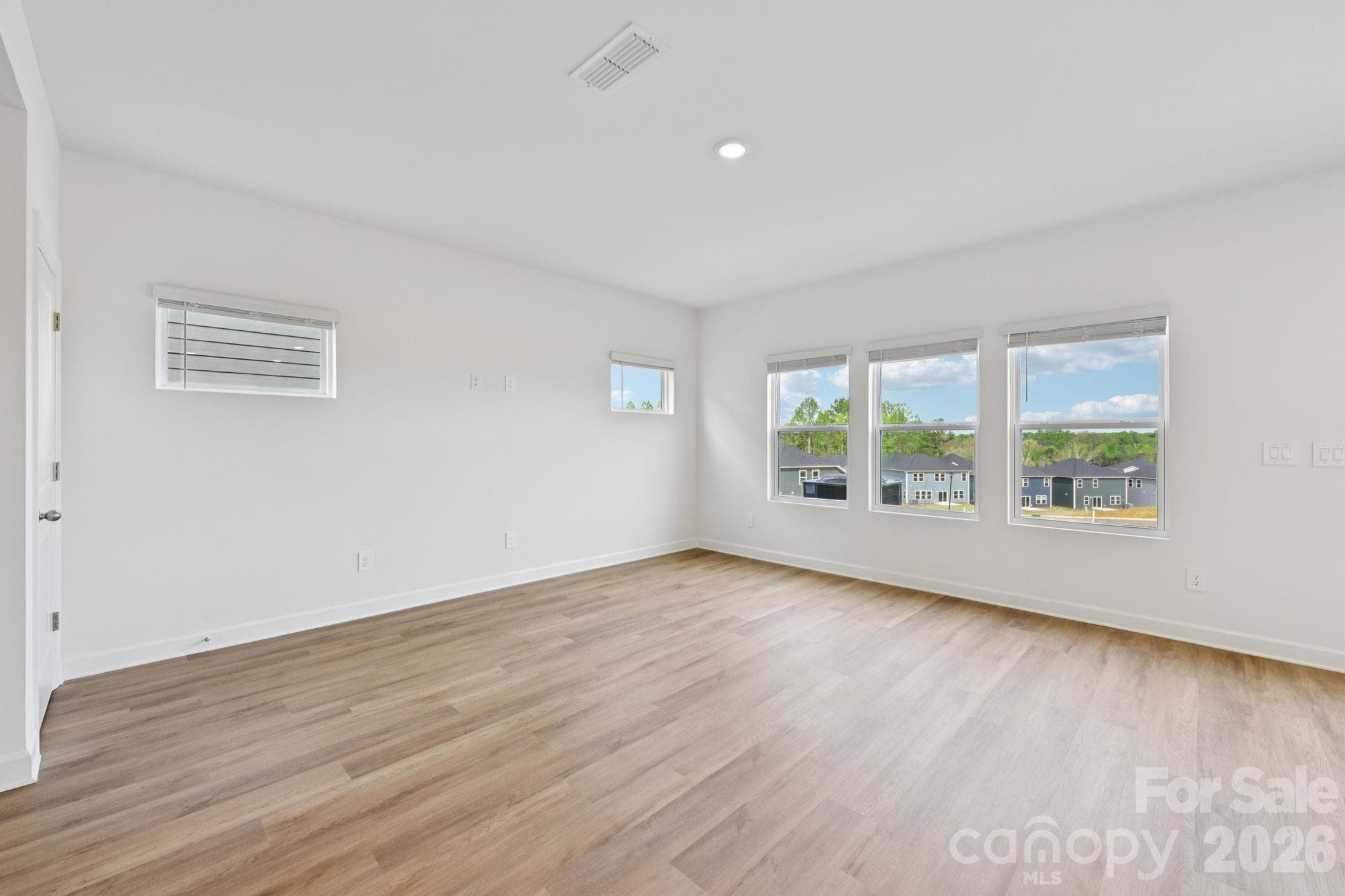 Single Family Residence at 1440 Wildflower Street, Newton, photo 6 of 31