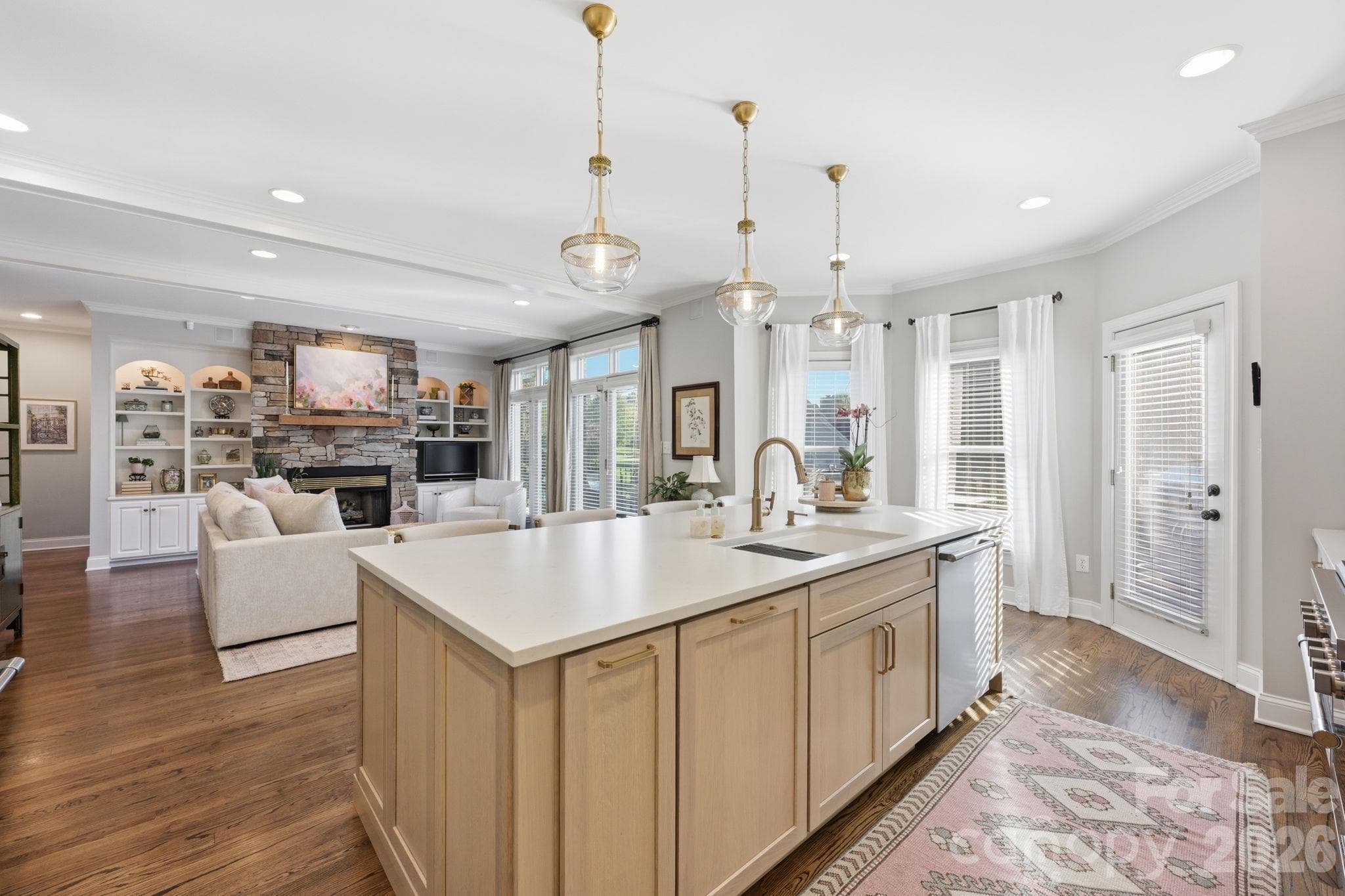 Kitchen Island - 105 Kings Crest Drive, Mooresville