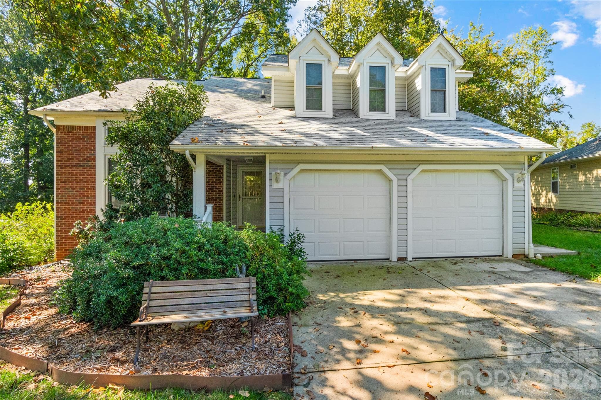 Single Family Residence at 10913 Lassen Court, Charlotte, photo 2 of 40