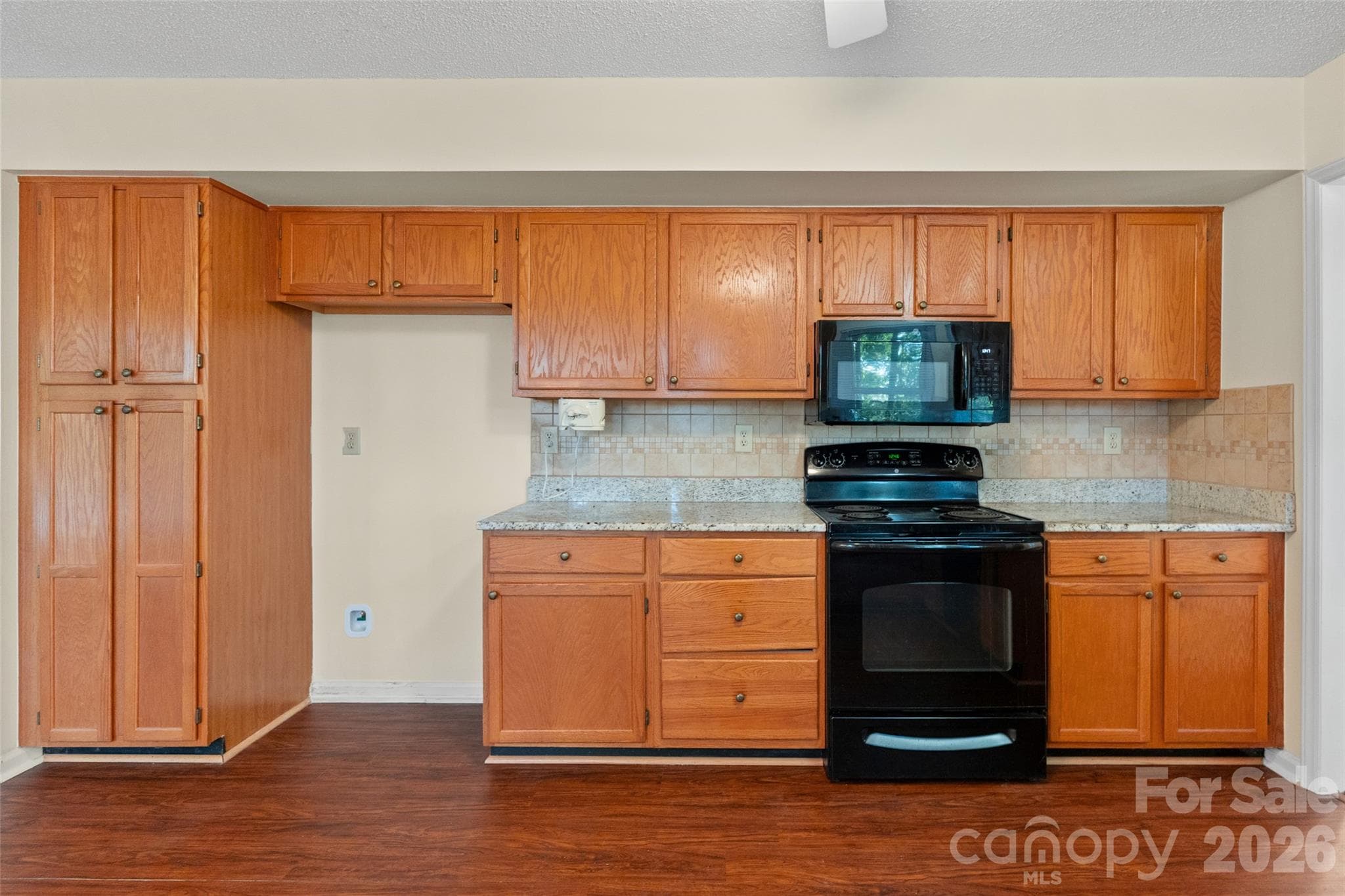 Single Family Residence at 10913 Lassen Court, Charlotte, photo 15 of 40